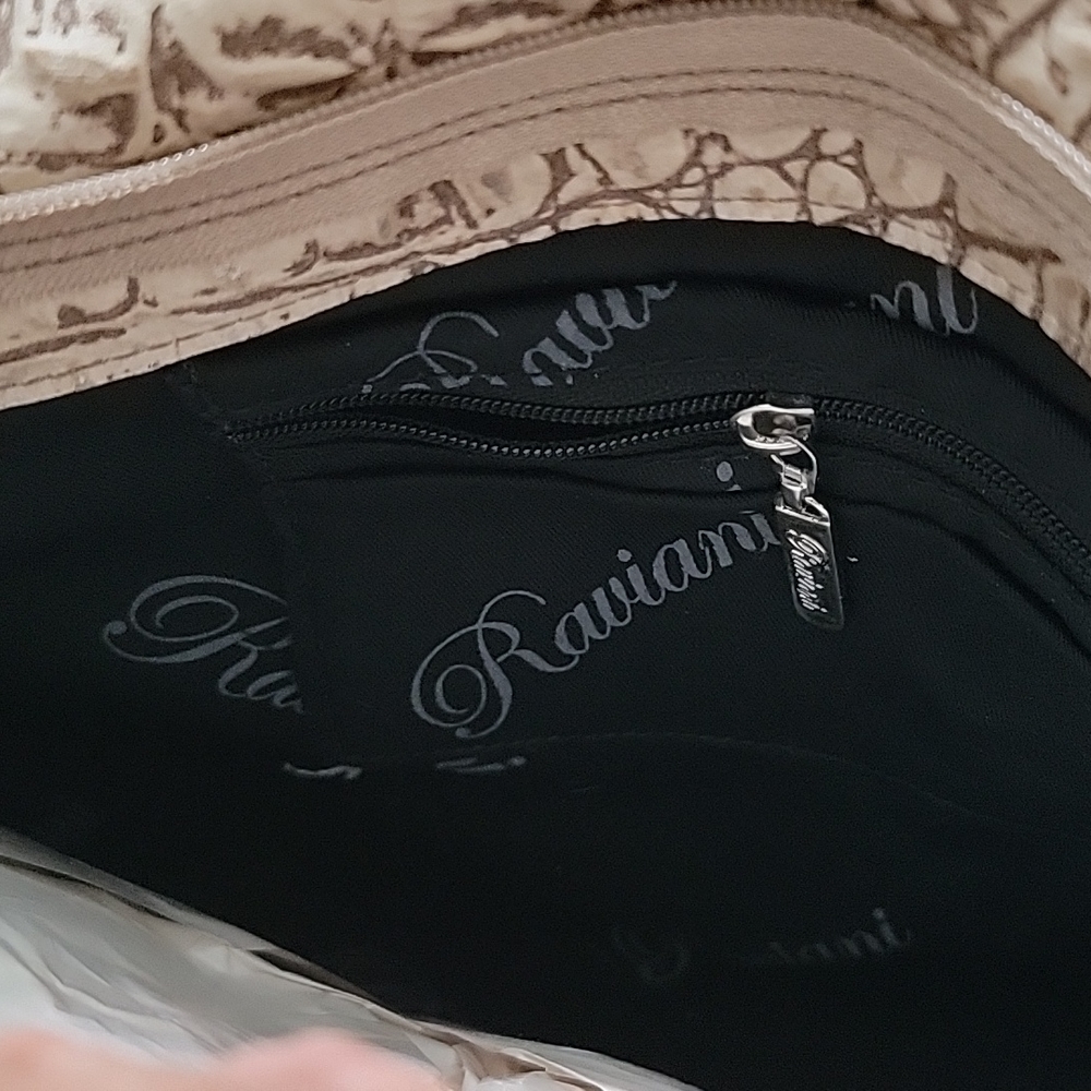 Raviani Leather Purse - Picture 9 of 14